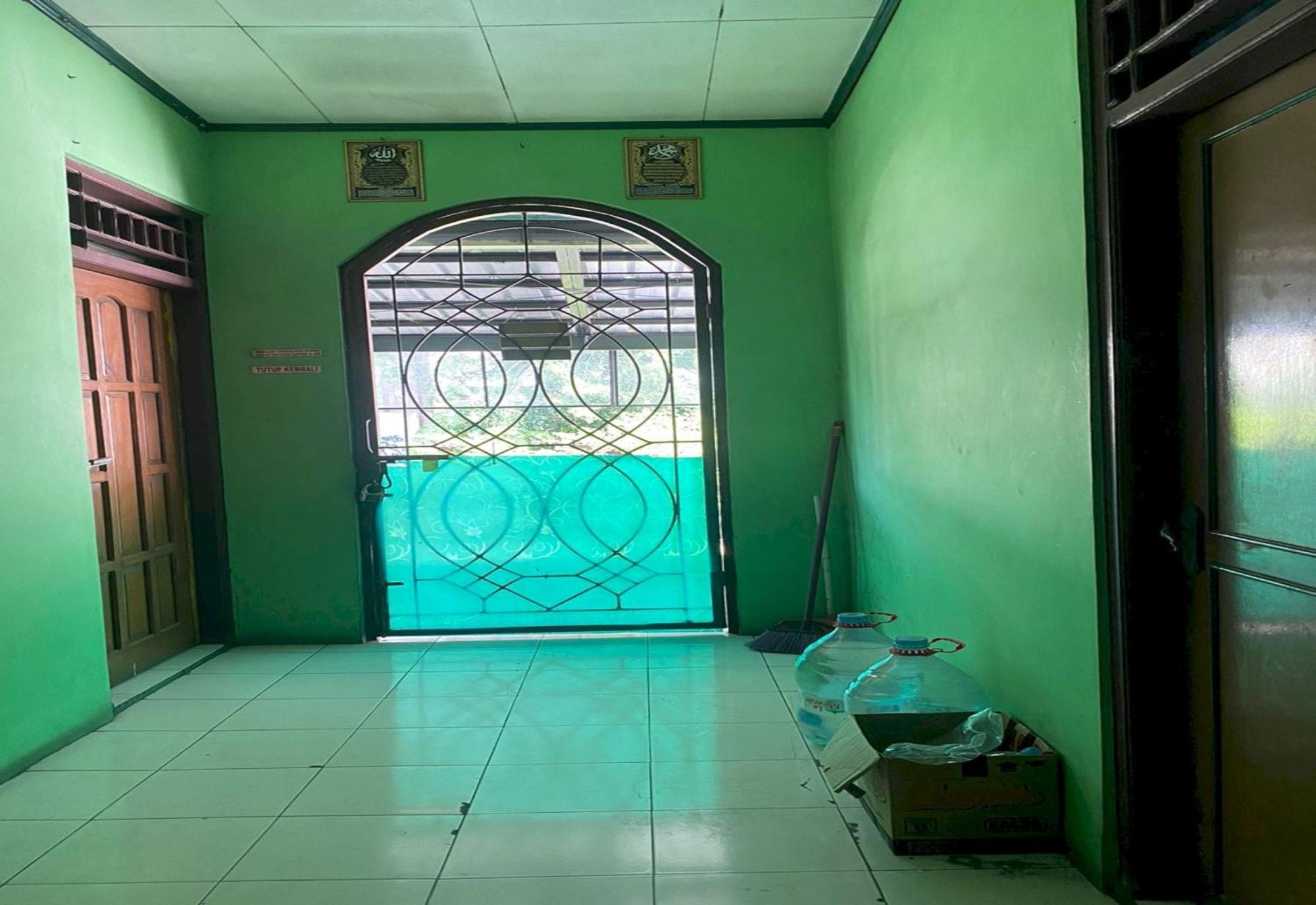 Spot On 94166 Kost Bunda Syariah Hotel Bekasi Exterior photo