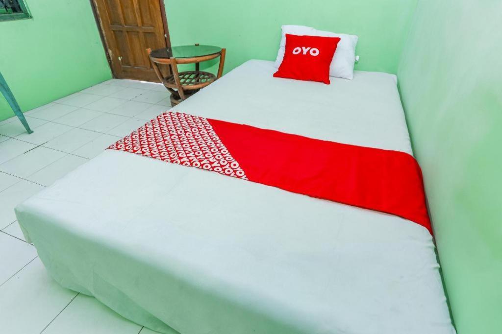 Spot On 94166 Kost Bunda Syariah Hotel Bekasi Exterior photo