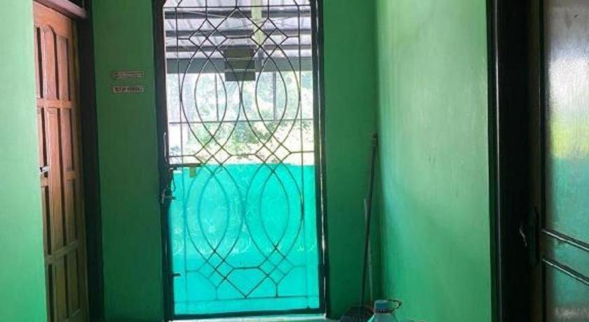 Spot On 94166 Kost Bunda Syariah Hotel Bekasi Exterior photo